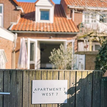 Апартаменты West 7 Зандфорт Номер фото